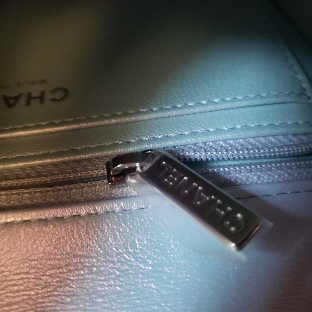 Chanel classic mini irridescent blue calfskin bag - Picture 5 of 16